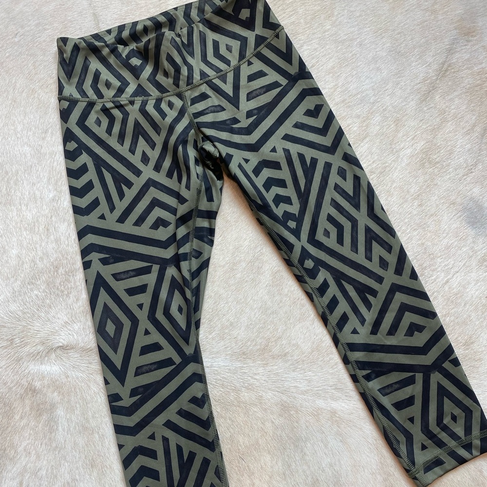 Lululemon Wunder Under Fullux Aztec cropped pant 4